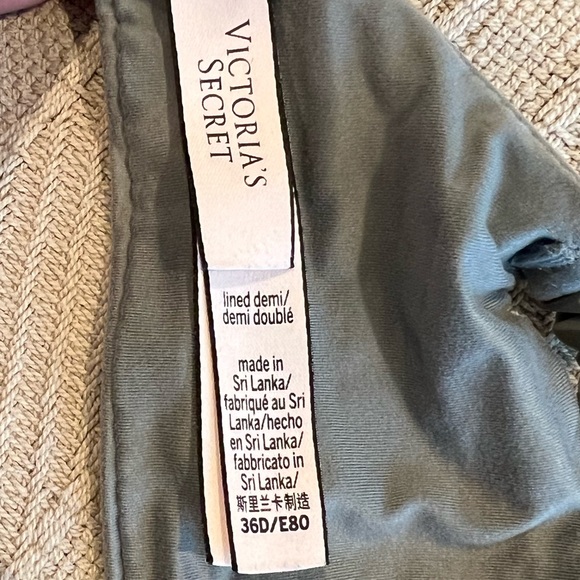 Victoria’s Secret Gray Lined Demi Bra - Picture 4 of 4